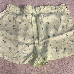 Women's dogs playing pickleball Patterned Shorts